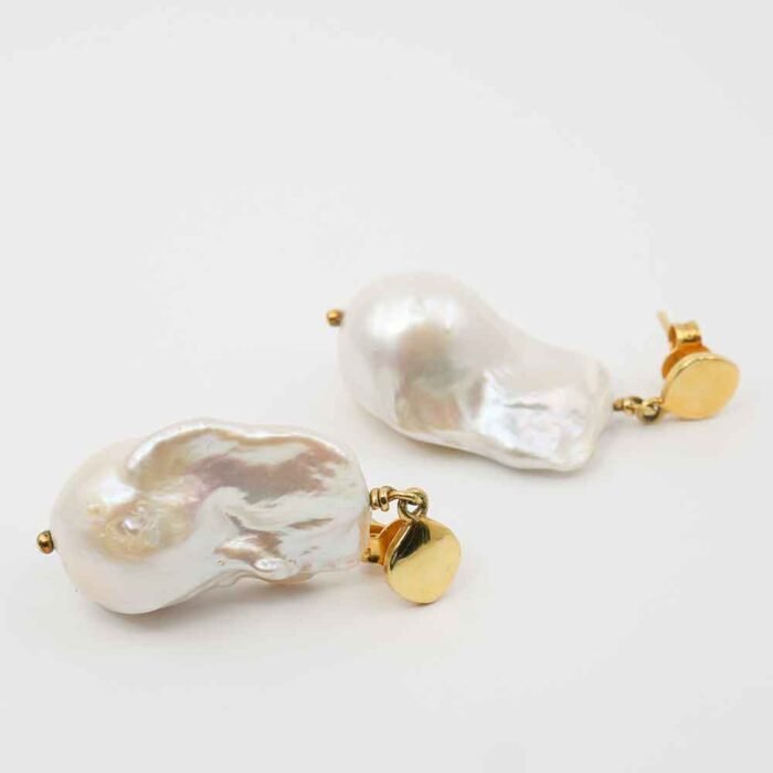 White baroque pearl earring in 18k gold plated sterling silver - Image 4
