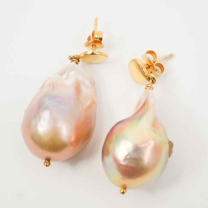 Pink baroque pearl earring in 18k gold plated sterling silver - Image 4