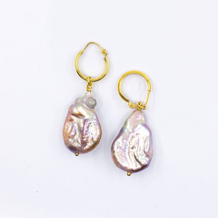 Keshi pearl earring