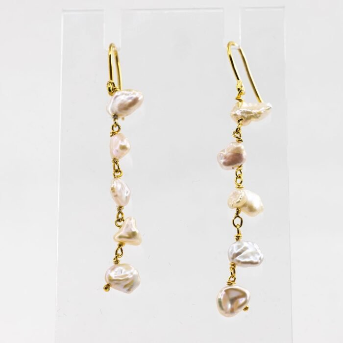 Freshwater pearl earring