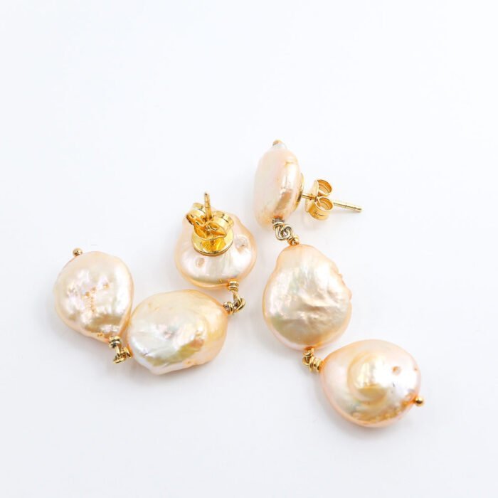 Keshi pearl earring