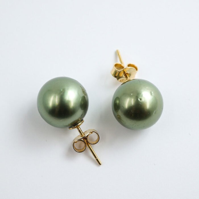 Pistachio Green South Sea Pearl