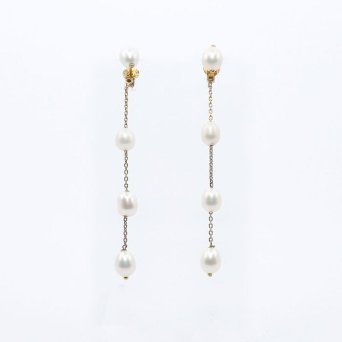 Freshwater pearl earring