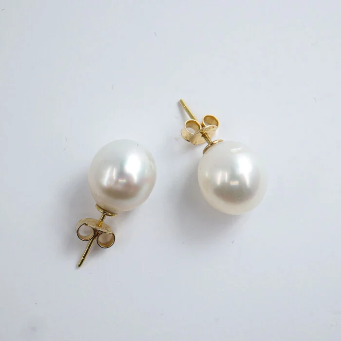 South Sea Pearl White 12mm Earring in 18k Gold