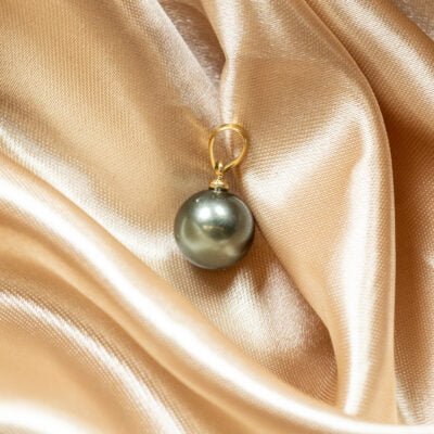 Peacock Green South Sea Pearl 13mm Pendant in 18k Gold