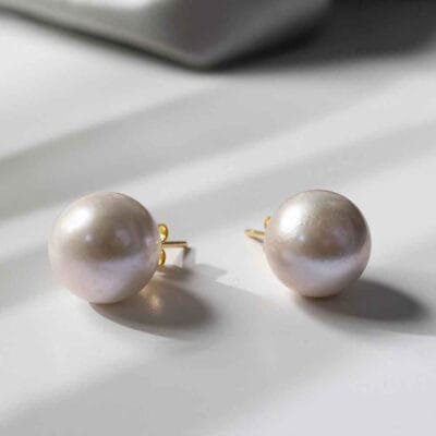 White South Sea Diamond Stud Earrings